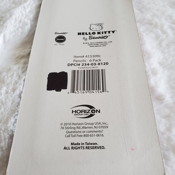 Hello Kitty Sanrio Pencils - Picture 3 of 5